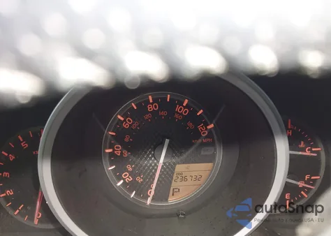 2011 Toyota 4Runner Sr5 V6 z USA, uszkodzony, nr VIN JTEZU5JR8B5022383